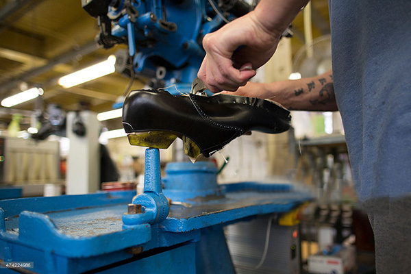 Ngành sản xuất giày dép ở Việt Nam hiện nay - Thiết bị tự động hóa D&P Việt Nam